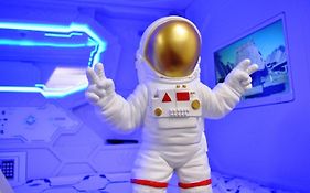 Cosmos Capsule Hub London